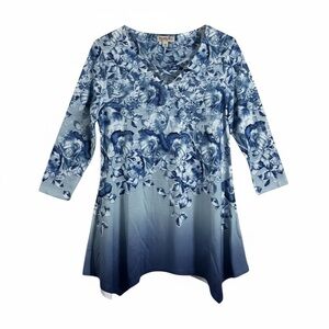 One World Blouse Sz XS Blue Criss Cross Strappy V Neck Studded Ombre Floral Top